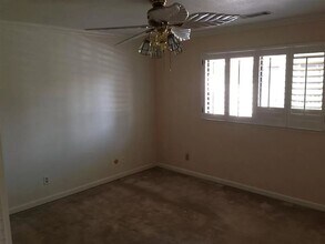 470 E Prosperity Ave in Tulare, CA - Building Photo - Building Photo