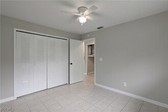 427 NE Pine Island Ln in Cape Coral, FL - Building Photo - Building Photo