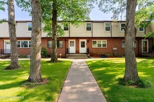 1180 Rachel Ct in Brick, NJ - Building Photo