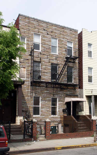 186 Franklin Ave in Brooklyn, NY - Foto de edificio - Building Photo