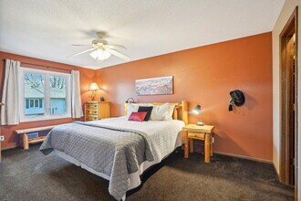 8404 W 100th St in Minneapolis, MN - Building Photo - Building Photo