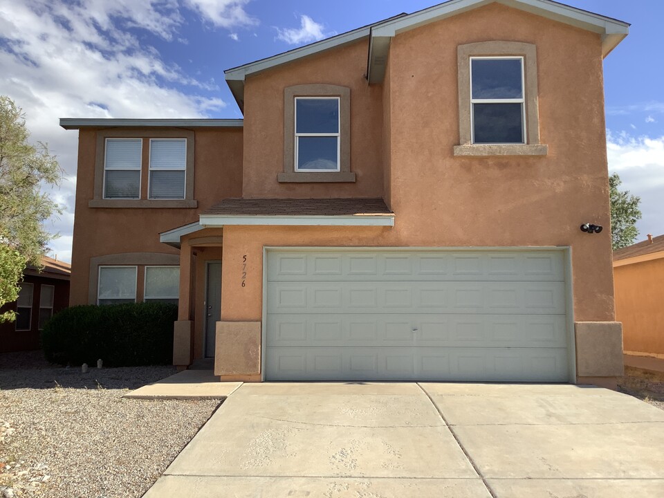 5726 Quay Dr NE in Rio Rancho, NM - Building Photo