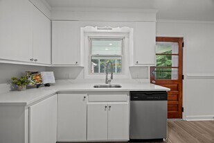 1713 Elder Ct in Burlington, NC - Building Photo