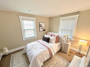 156 Main St in Melrose, MA - Foto de edificio - Building Photo
