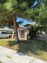 831 N Zeyn St, Unit Apt. B in Anaheim, CA - Building Photo