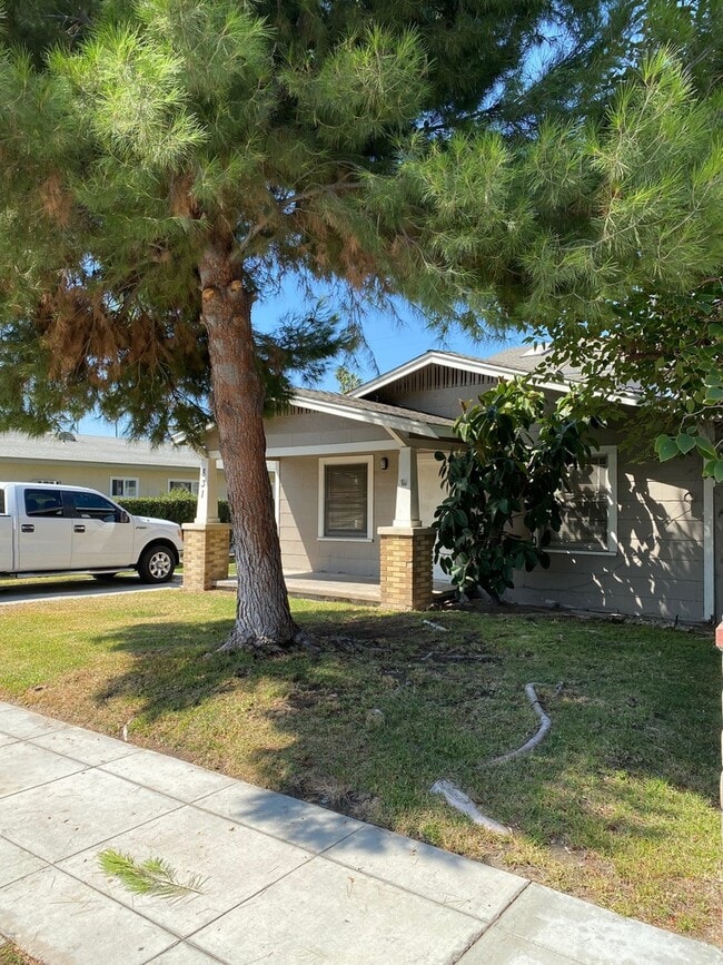 831 N Zeyn St, Unit Apt. B