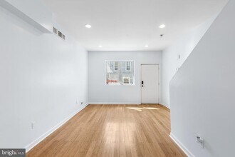 1903 Titan St in Philadelphia, PA - Building Photo - Building Photo