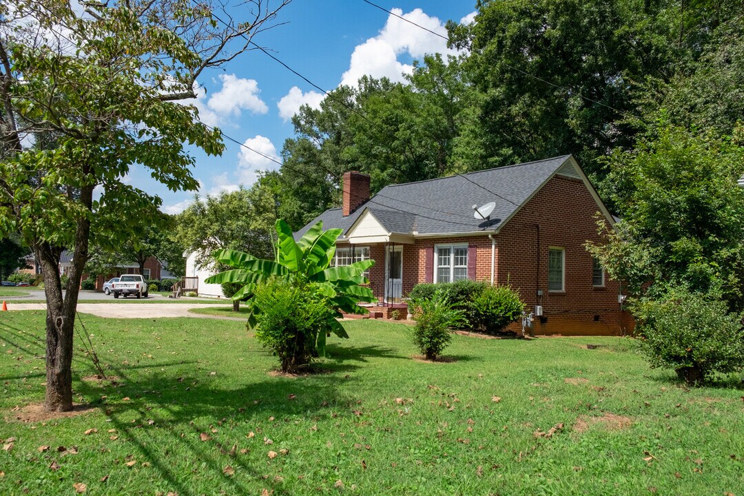 632 Statesville Blvd in Salisbury, NC - Building Photo