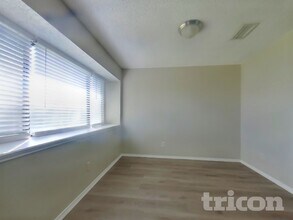 2645 Danberry Ln in Grand Prairie, TX - Foto de edificio - Building Photo