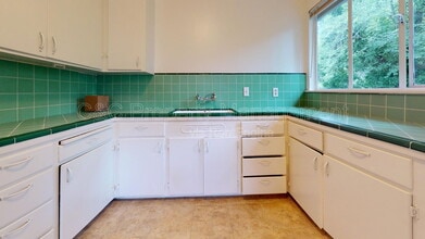 857 Pacific St in Monterey, CA - Building Photo - Building Photo