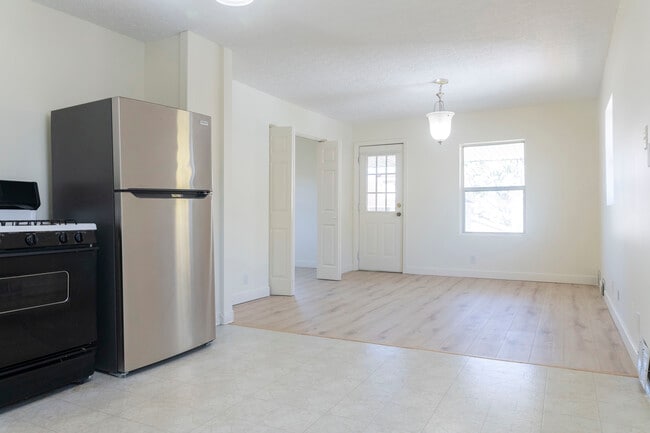 2301 Hood Ave in Cleveland, OH - Building Photo - Building Photo