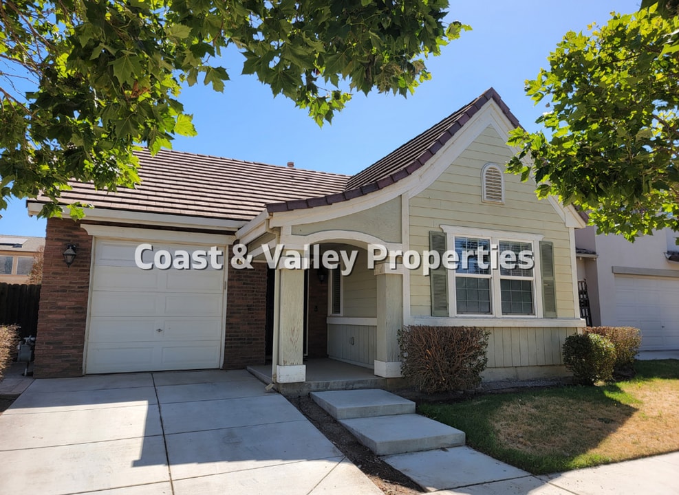 314 Wilson Cir in Greenfield, CA - Building Photo