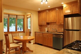 11 Central Ave, Unit 1 in Wakefield, MA - Building Photo - Building Photo