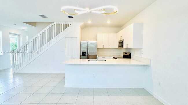 property at 751 SE 14th St