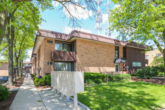 Oklahoma Manor in Milwaukee, WI - Foto de edificio - Building Photo