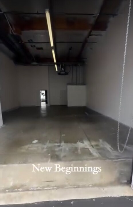 3044 Industry St in Oceanside, CA - Building Photo