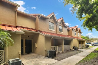 18352 Av in Miami Gardens, FL - Building Photo - Building Photo