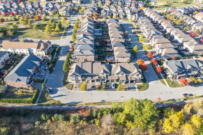 33 Luce Dr in Ajax, ON - Building Photo - Primary Photo