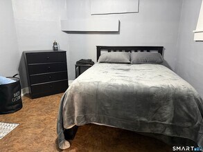 112 Rockwell St in Winchester, CT - Building Photo - Building Photo