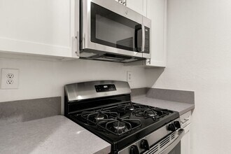 Brody Terrace Apartments in Sherman Oaks, CA - Building Photo - Building Photo
