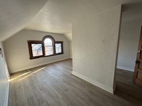 2241 Burnet Ave in Cincinnati, OH - Building Photo - Building Photo