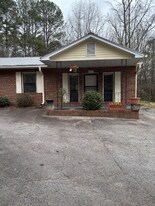 3027 Waterworks Rd in Commerce, GA - Building Photo