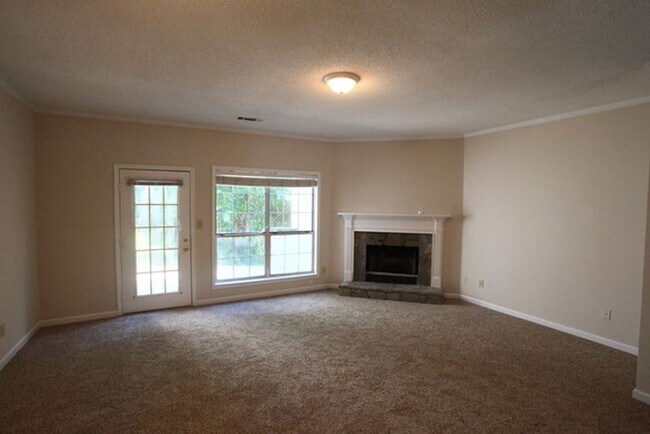 2195 Fairways Ct in Kennesaw, GA - Foto de edificio - Building Photo