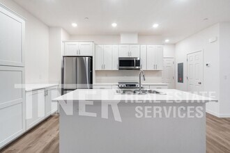 3027 Magical Walk in Sacramento, CA - Building Photo - Building Photo