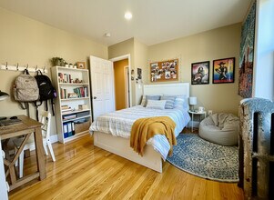 328 St Paul St in Brookline, MA - Building Photo - Building Photo