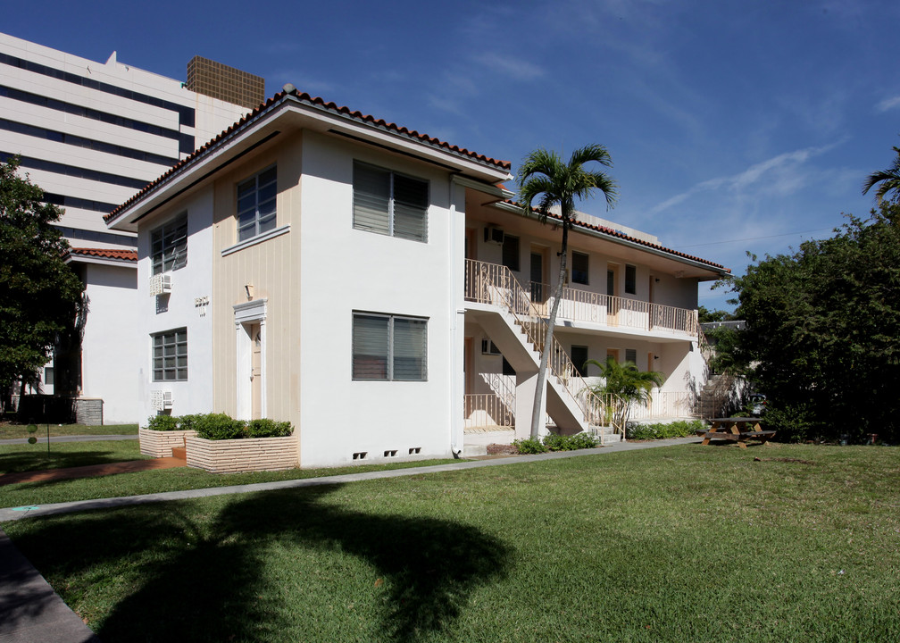 Reko Apartments in Coral Gables, FL - Building Photo