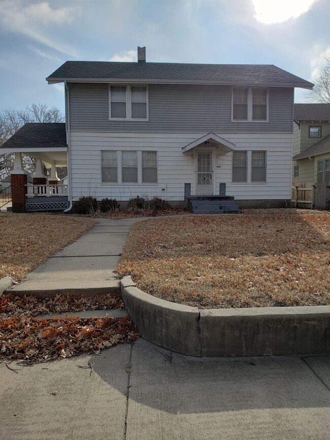 415 W 6th St in Newton, KS - Building Photo - Building Photo