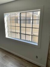 7349 Balboa Blvd in Los Angeles, CA - Foto de edificio - Building Photo