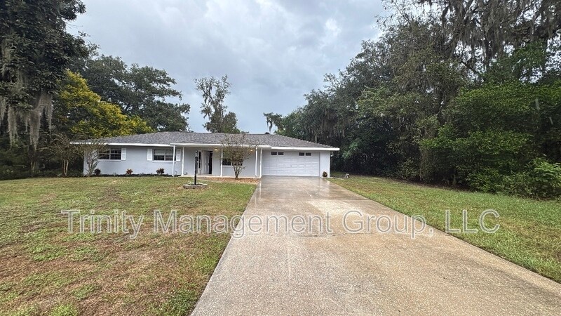 105 N Edinburgh Dr in Inverness, FL - Building Photo