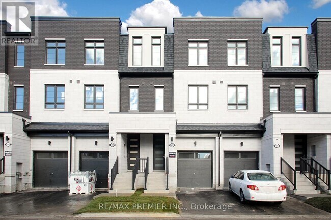 5943 Saigon St in Mississauga, ON - Building Photo - Building Photo