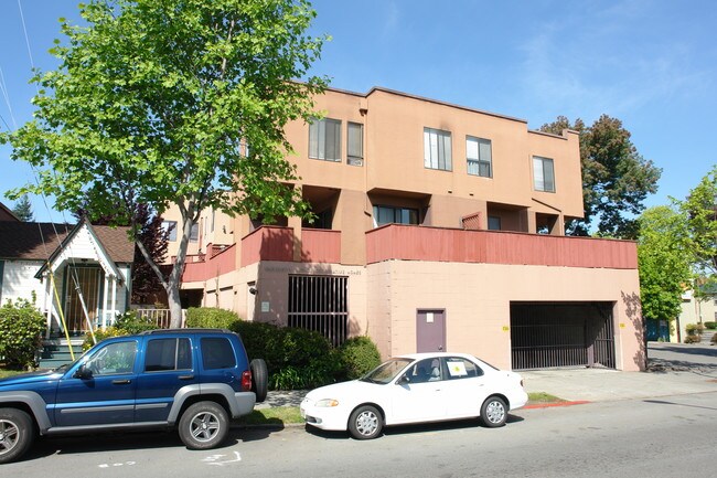 2010-2018 Sacramento St in Berkeley, CA - Building Photo - Building Photo