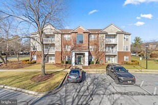 8200 Blue Heron Dr in Frederick, MD - Building Photo