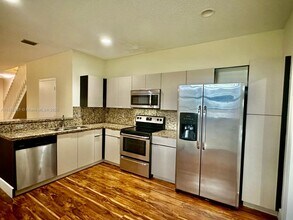 3877 San Simeon Cir in Weston, FL - Building Photo - Building Photo