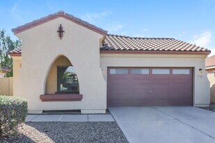 17043 W Zuni St in Goodyear, AZ - Building Photo