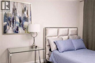 150 Main St W in Hamilton, ON - Building Photo - Building Photo