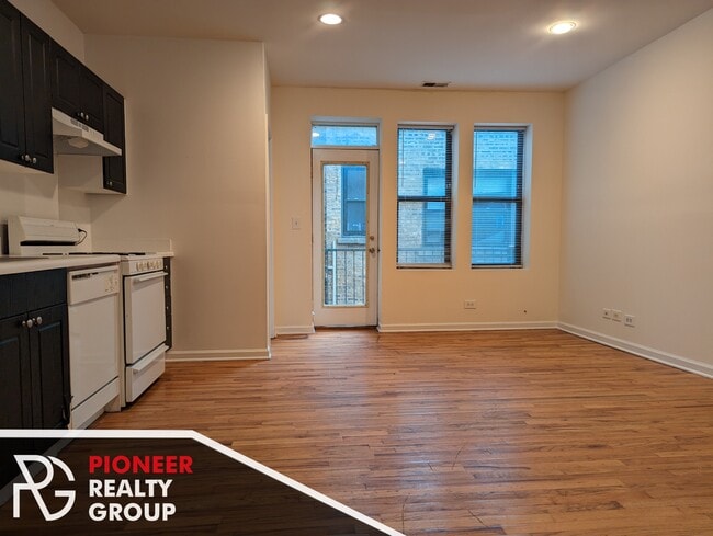 914 W Dakin St, Unit 405, Unit 405