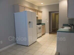 102 Aaron Parc Ct in Pelham, AL - Building Photo - Building Photo