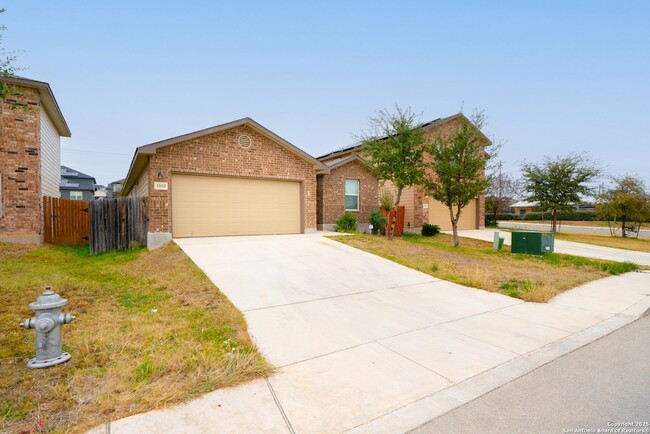 11611 Blackmore Leap, Unit Private in San Antonio, TX - Building Photo - Building Photo