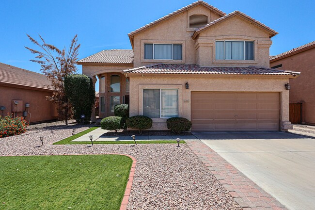 property at 4221 E Redwood Ln
