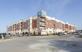Trinity Mills Condominium in Carrollton, TX - Building Photo - Building Photo