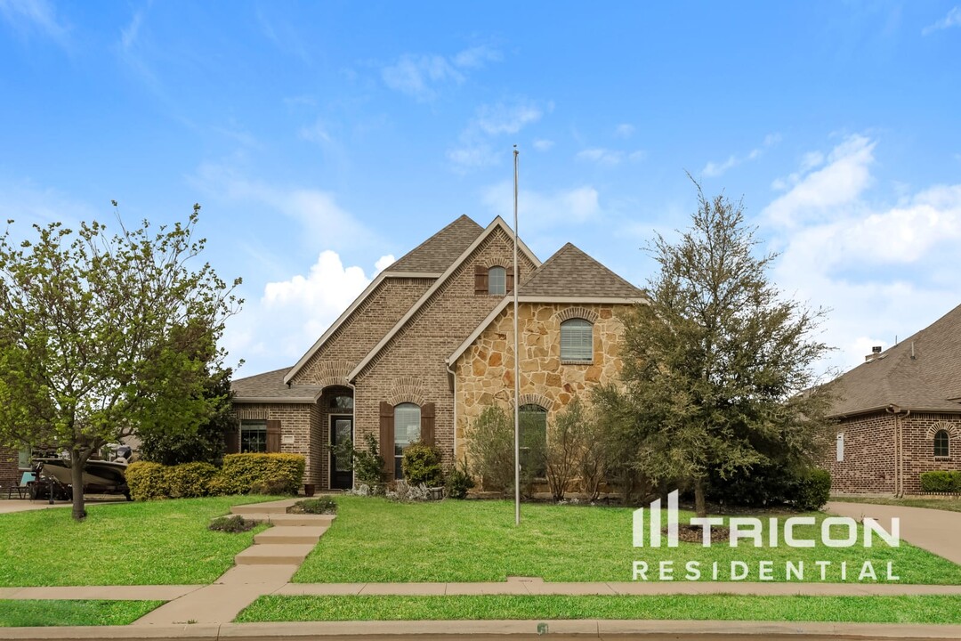 3229 Le Manns St in Midlothian, TX - Building Photo
