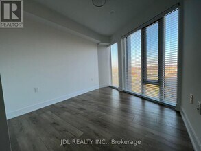 575 Bloor St E in Toronto, ON - Building Photo - Building Photo