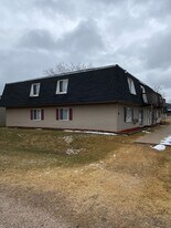 Michigan Terrace (St. Pt.) in Stevens Point, WI - Building Photo