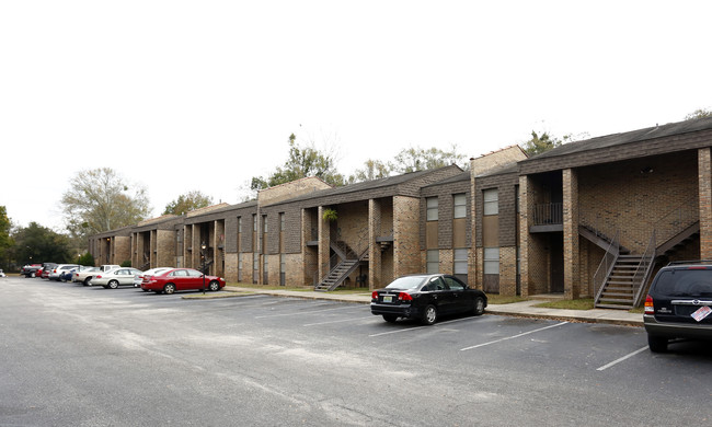 Montauk Arms Apartments in Mobile, AL - Building Photo - Building Photo