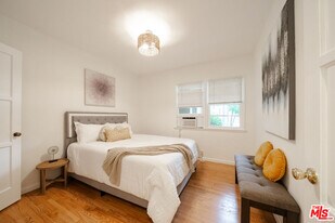 823 Highland Ave in Glendale, CA - Building Photo