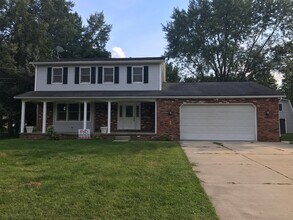 264 Pickwick Dr in Northfield, OH - Building Photo - Building Photo